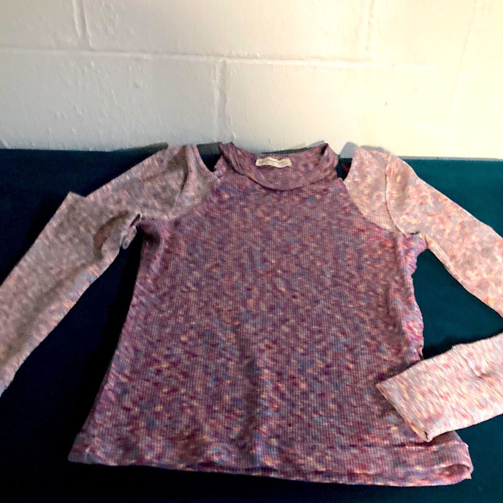NWOT WE THE FREE JUNIOR THERMAL TYPE SHIRT.